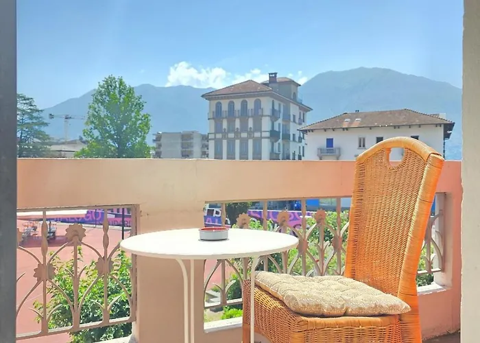 Palacinema - Old Town Apartment Locarno