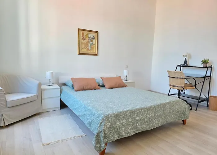 Palacinema - Old Town Apartment *